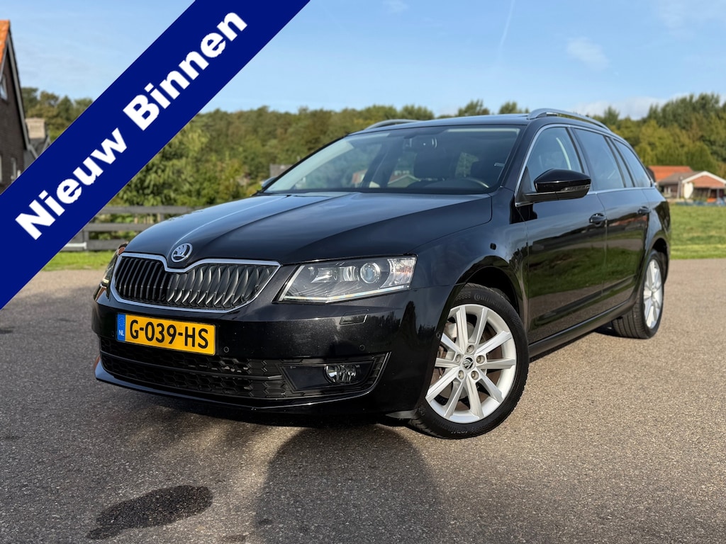 Skoda Octavia Combi 1.8 TSI Greentech Laurin en Klement / Perfect onderhouden / Automaat / Panorama dak / Stoelverwarming / Navi.