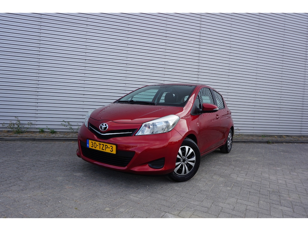 Toyota Yaris 1.0 VVT-i Aspiration Airco / Navi / Camera / BT / Elektr. ramen / NAP