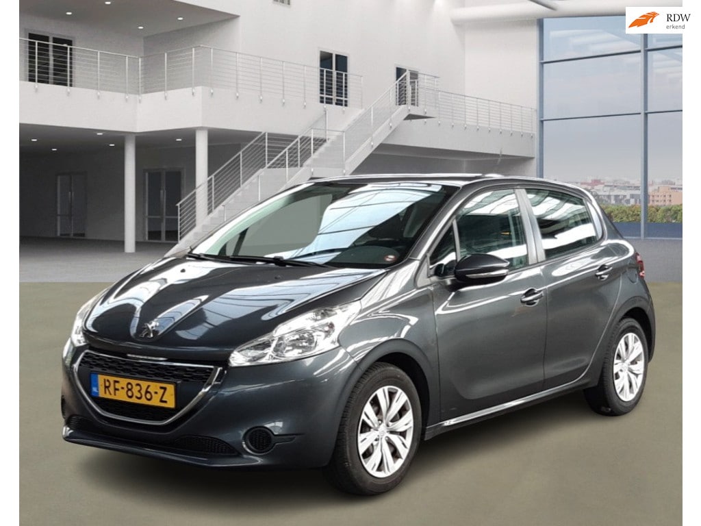 Peugeot 208 1.2 VTi Access PSENSOR NAVI CRUISE 2 X SLEUTELS