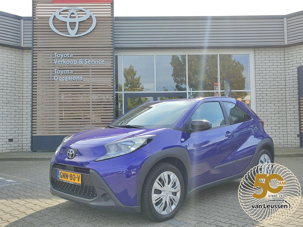 Toyota Aygo X 1.0 VVT-i PLAY 4S-BANDEN APPLE/ANDROID AD-CRUISE AIRCO CAMERA BLUETOOTH PRIVACY GLASS