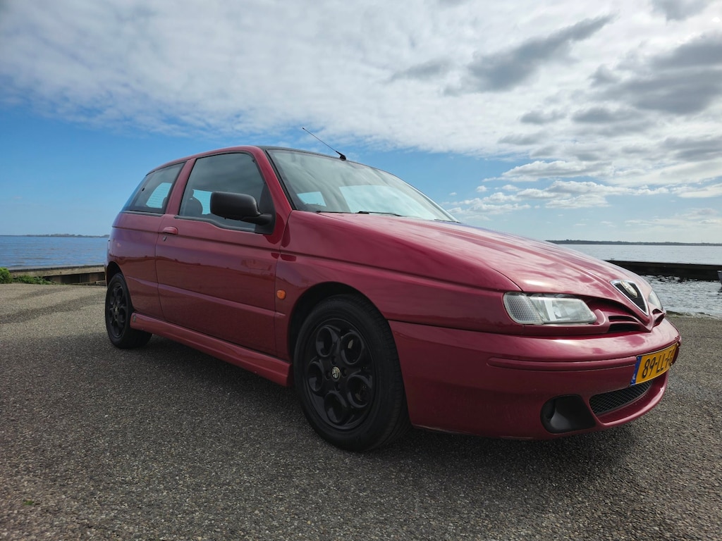 Alfa Romeo 145 2.0-16V T.Spark QV