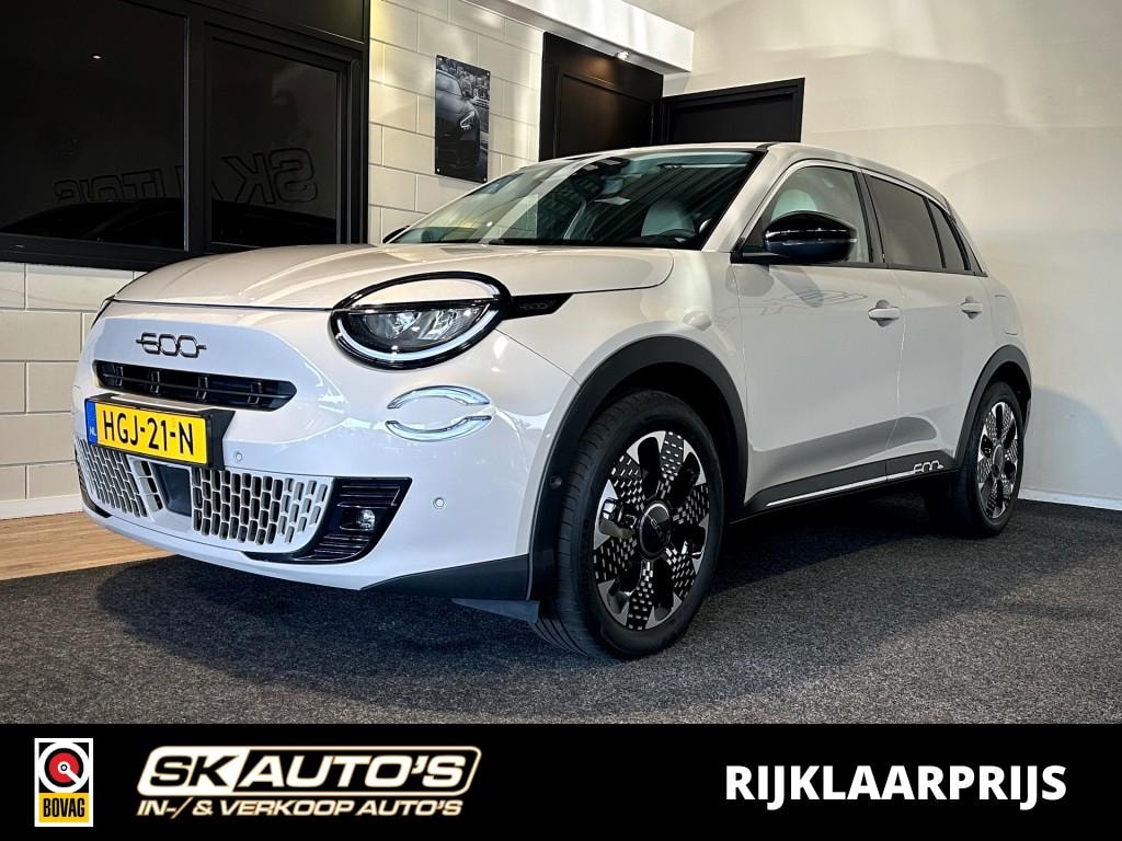 Fiat 600 1.2 HYBRID LA PRIMA l NAP l ELEK KOFFER l MEMORY l CAMERA l LED l CARPLAY l
