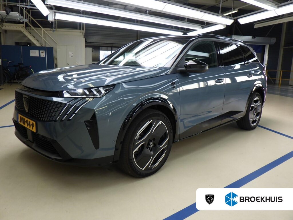 Peugeot e-5008 GT Exclusive 73 kWh 7p | Fase 3 laden | SOH 99% | Lederen bekleding | Massage | Trekhaak | 20 Inch | NL auto |
