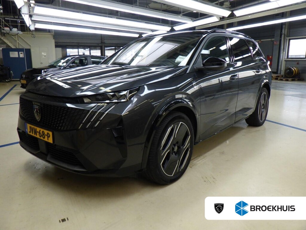 Peugeot e-5008 GT Exclusive 73 kWh 7p | Fase 3 laden | SOH 100% | Panorama/schuifdak | Lederen bekleding | Trekhaak | Massage | NL auto |