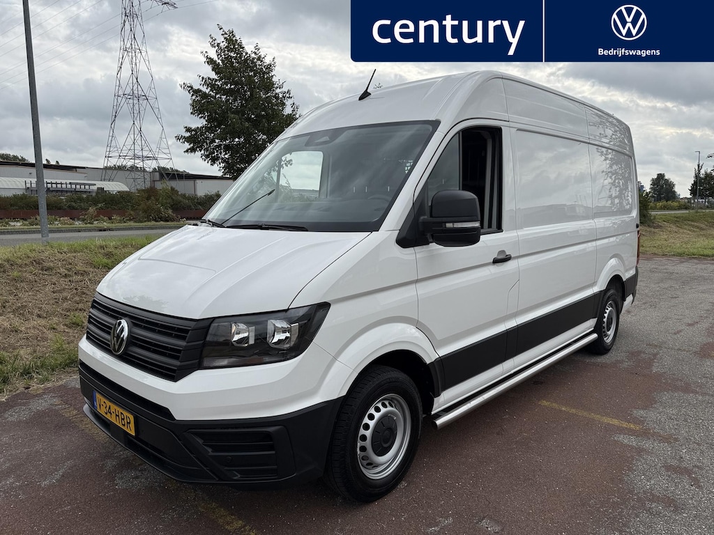 Volkswagen Crafter 30 2.0 TDI L3H3 Trendline Navigatie - Bijrijdersbank - Camera - Laadruimte betimmering - Trekhaak - Cruise control