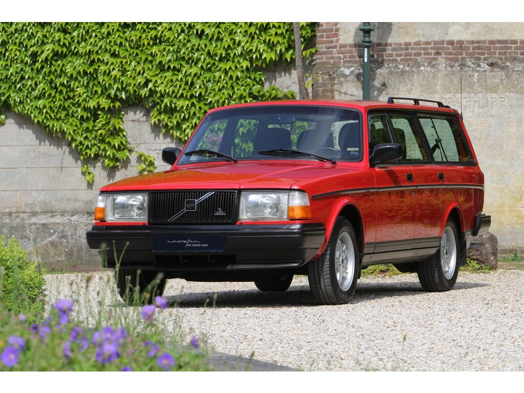 Volvo 200-Serie 240 2.0i Polar Original paint / 401 pictures online