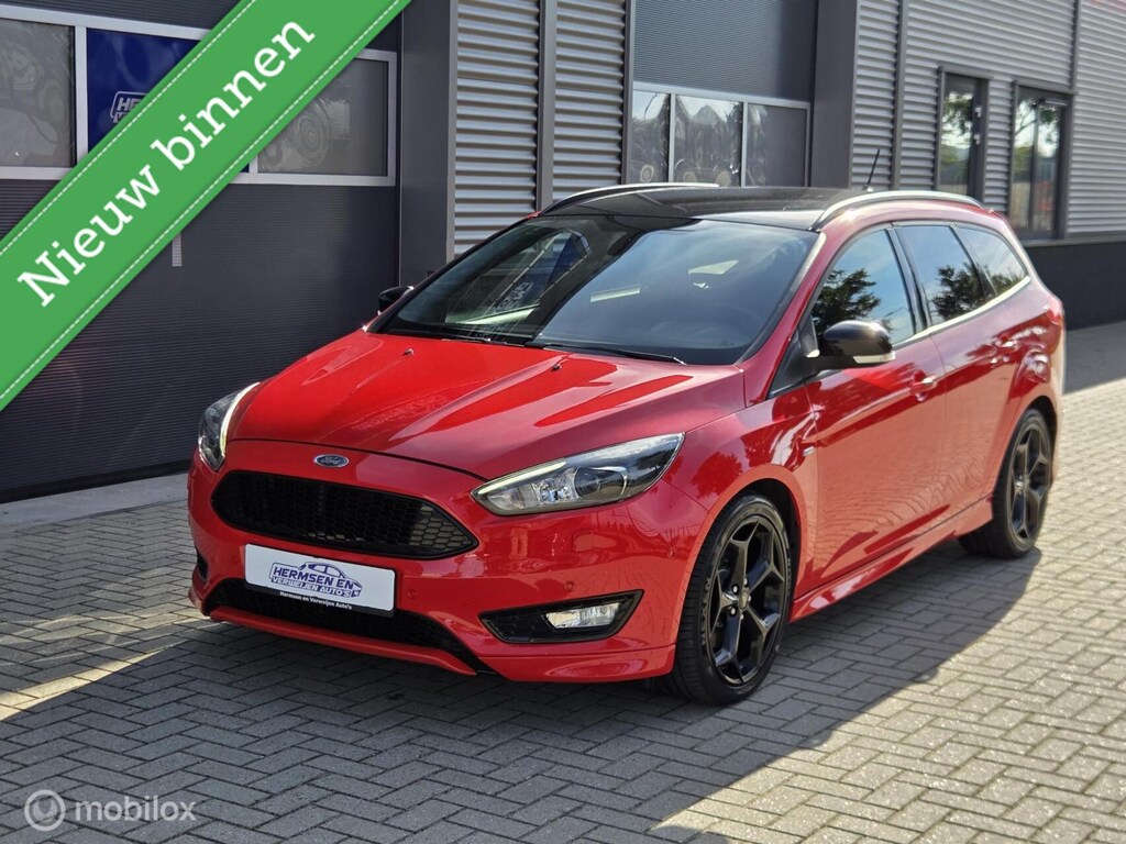 Ford Focus Wagon 1.5 Red Edition ST-line