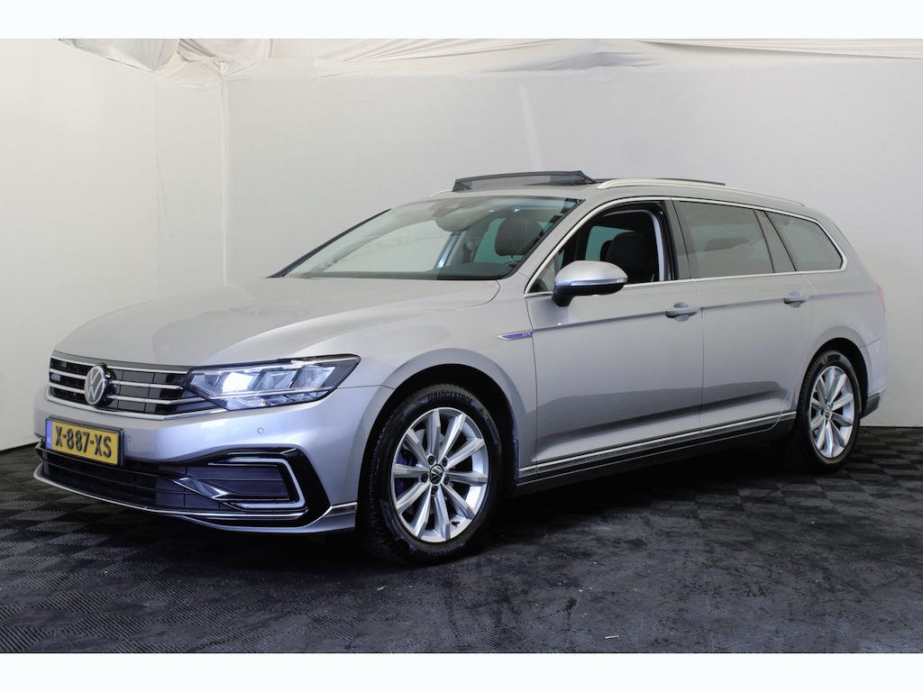 Volkswagen Passat Variant 1.4 TSI PHEV GTE Business |Pano|Stoelverw.|Navi|