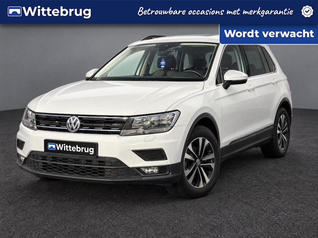 Volkswagen Tiguan 1.5 TSI ACT Comfortline Business / Pano / Parkeersensoren voor en achter / Navi / Adaptive Cruise Control / App-Connect