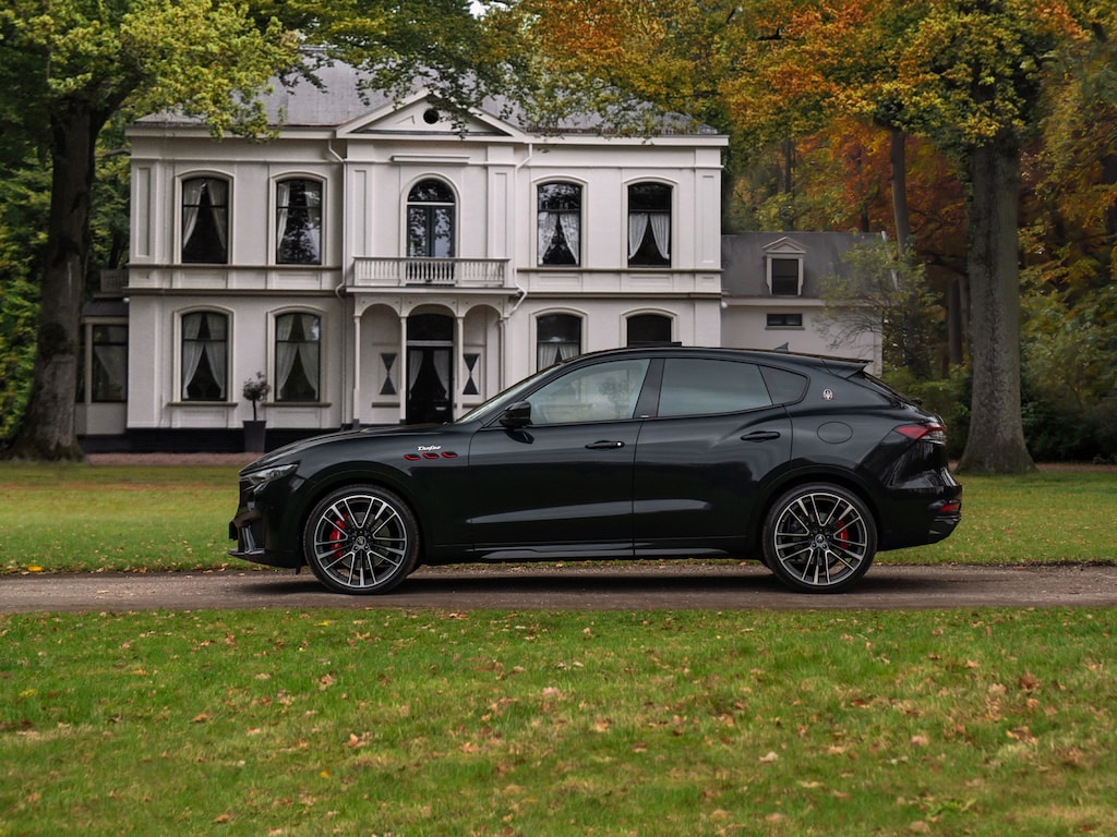 Maserati Levante 3.8 V8 Trofeo | VERWACHT | Facelift | Pano-dak | Carbon | Stoelventilatie | Harman/Kardon