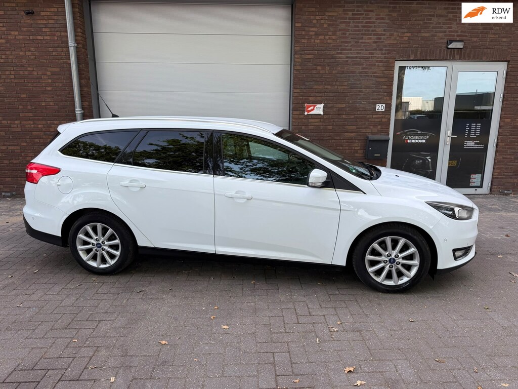 Ford Focus Wagon 1.0 Titanium Edition|AIRCO|NIEUWE APK|NAVI