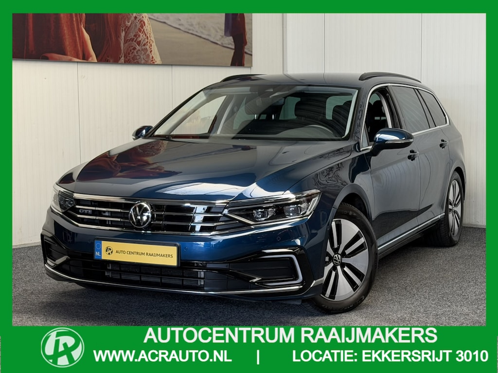 Volkswagen Passat VARIANT 1.4 TSI PHEV GTE BUSINESS NAVIGATIE ADAPTIVE CRUISE CONTROL CLIMATE CONTROL APPLE CARPLAY/ANDROID RIJSTROOKSENSOREN KEYLESS GO ACHTERUITRIJCAMERA UITKLAPBARE TREKHAAK ZEER MOOI !!
