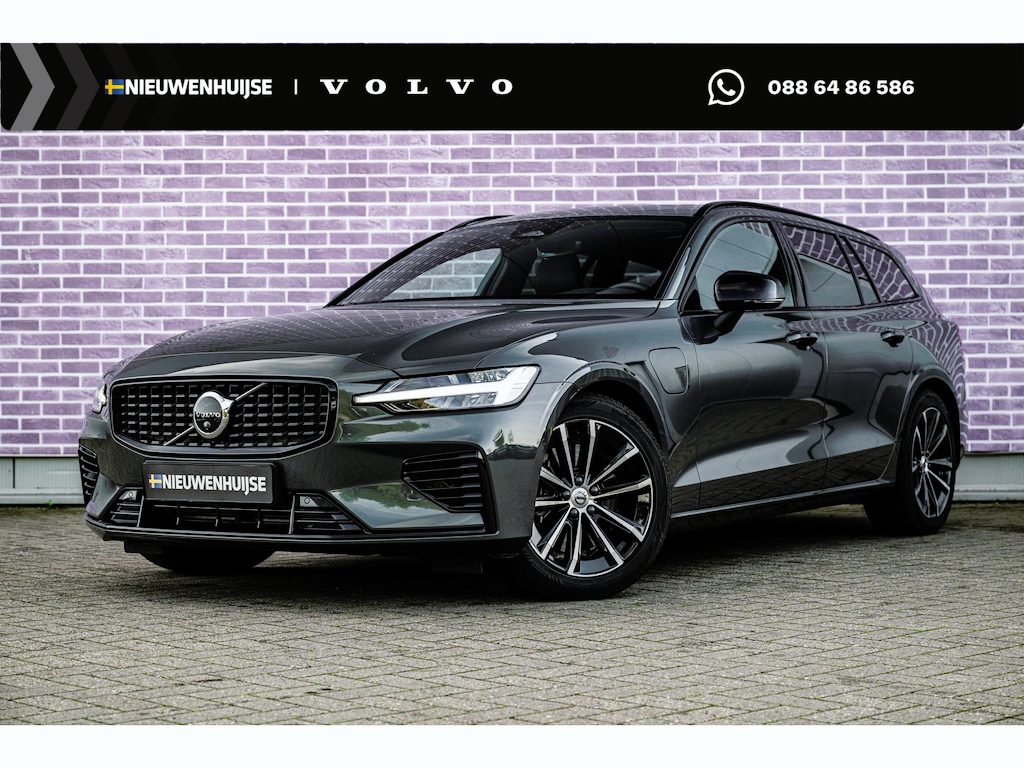 Volvo V60 2.0 T8 Plug-in Hybrid AWD Plus Dark | SOH 100% | Trekhaak | Sportstoelen | Panoramadak | Harman Kardon Audio | Head-up Display | 360 Graden Camera | Stoelverwarming voor en achter | Keyless Entry | Elektrische Achterklep | Elektrisch Verstelbare Voorstoelen | Cruise Control Adaptief | BLIS | Google Navigatie | Apple Carplay | Android Auto