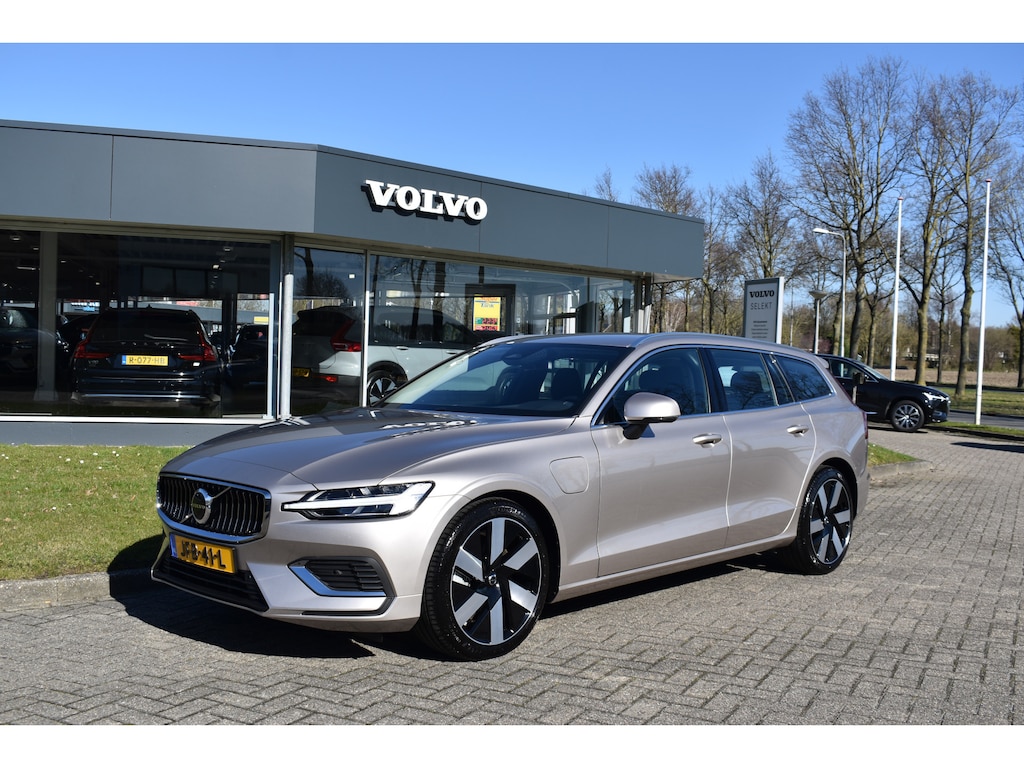 Volvo V60 T6 AWD 350PK Plug-in Hybrid Essential Bright | NIEUW | 19"LMV | Leder | Stuur & Stoelverwarming | Camera |