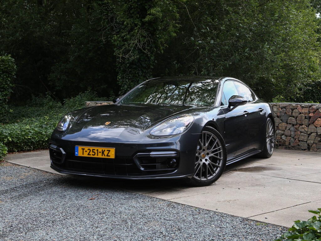 Porsche Panamera 4 E-Hybrid Platinum Edition