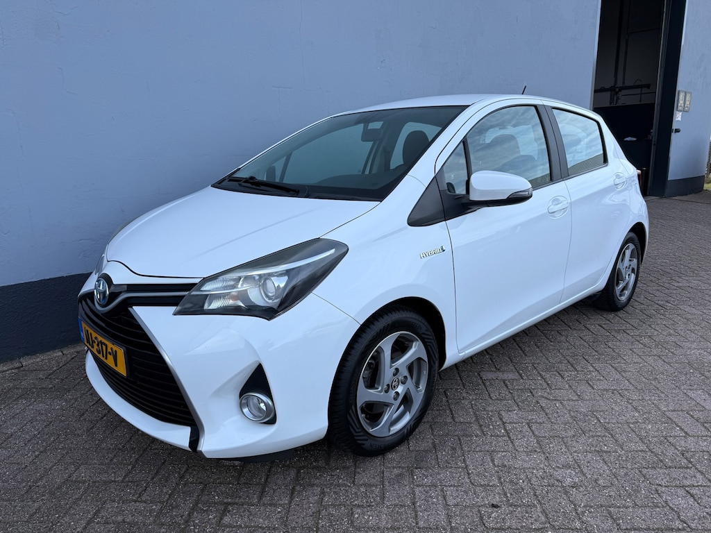 Toyota Yaris 1.5 Hybrid Now - Camera - Cruise - Climate