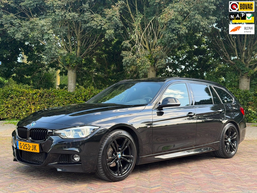 BMW 3-Serie Touring 318i M Sport CL, Panoramadak, Leder, CarPlay, Trekhaak, Bowers & Wilkins