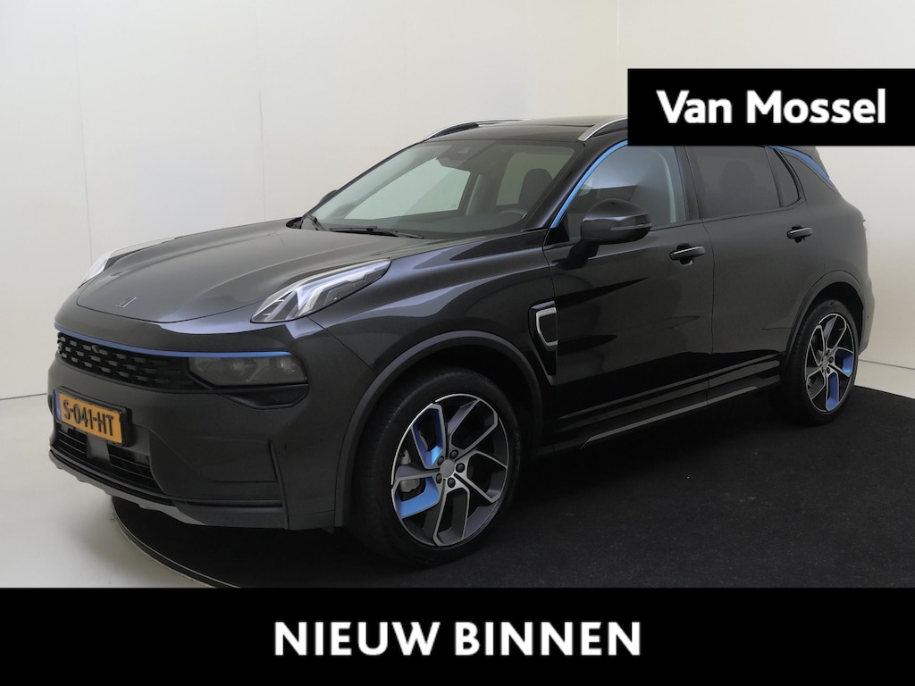 Lynk & Co 01 1.5 | Paroramadak | Stoelverwarming | Navigatie | Achteruitrijcamera | Parkeersensoren voor/achter | Carplay/Android auto