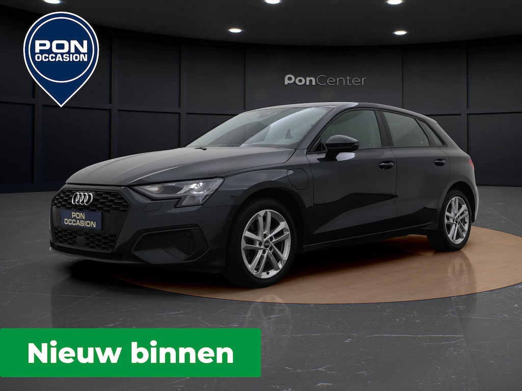 Audi A3 Sportback 40 TFSI e Edition | Head Up Display | Stoelverwarming | ACC | Parkeerhulp | 17" |