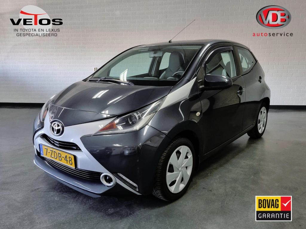 Toyota Aygo 1.0 VVT-i x-play Automaat / achteruitrijcamera