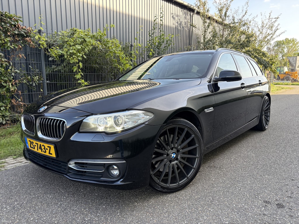 BMW 5-Serie Touring 535xi High Executive / AUTOMAAT / LEER / NAVI / CRUISE / 151dkm!