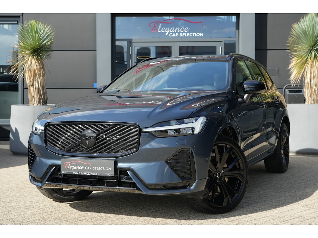 Volvo XC60 2.0 T6 Plug-in hybrid AWD Plus Black Edition | Trekhaak | Panoramadak | HUD Volvo XC60 2.0 T6 Plug-in Hybrid AWD Plus Black Edition met 2.0 viercilinder plug-in hybride aandrijflijn en 350 PK, voorzien van elektrisch glazen panoramadak, Harman Kardon premium audiosy