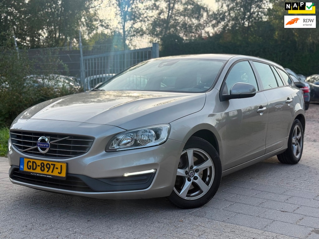 Volvo V60 2.0 D4 Kinetic AIRCO CRUISE NAVI PDC TREKHAAK