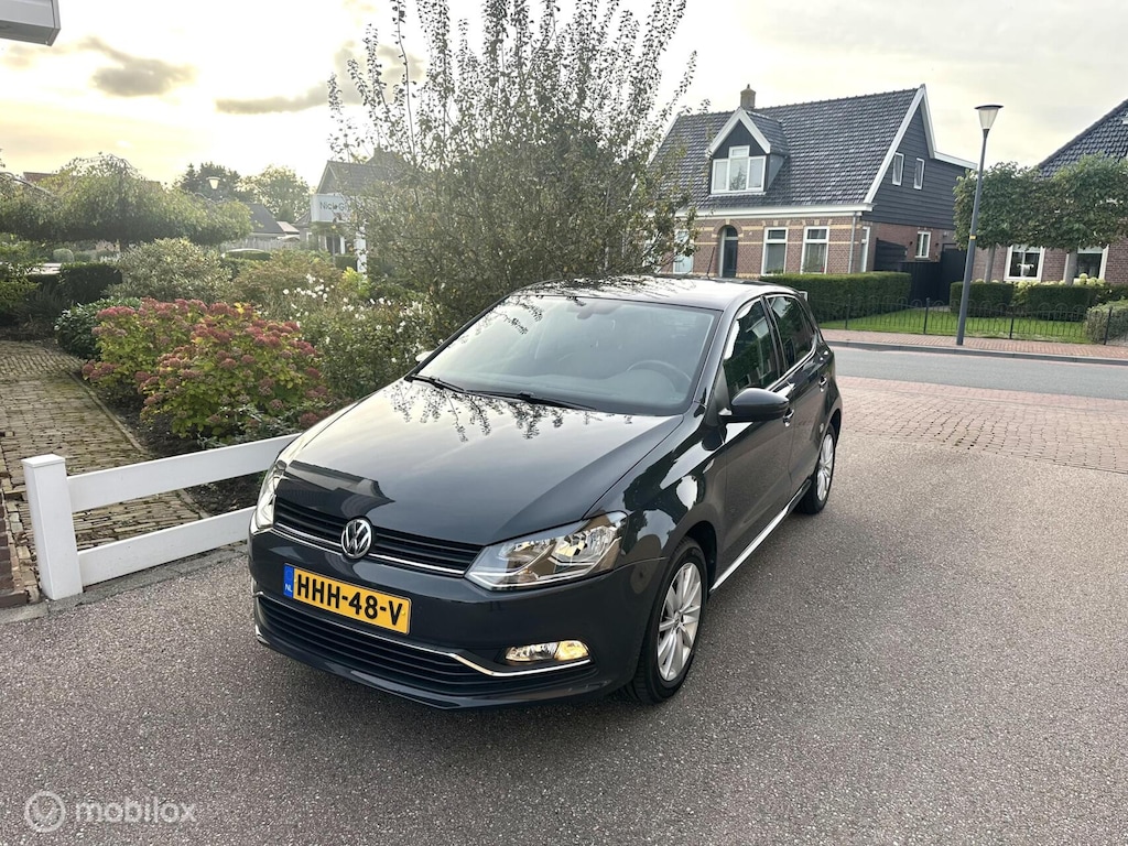 Volkswagen Polo 1.0 75PK Comfortline AIRCO PARKEERSENSOREN BLUETOOTH CRUISE CONTROLE WEINIG KILOMETERS!!