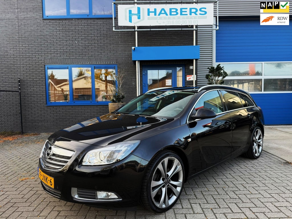 Opel Insignia Sports Tourer 1.6 T Cosmo 179PK|Origineel NL| Xenon/Led|Sportstoelen|PDC|Navi|20INCH Velgen|Climate|Cruise|Bluetooth