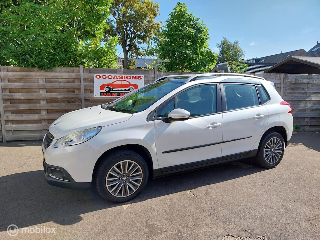 Peugeot 2008 1.2 PureTech Blue Lion