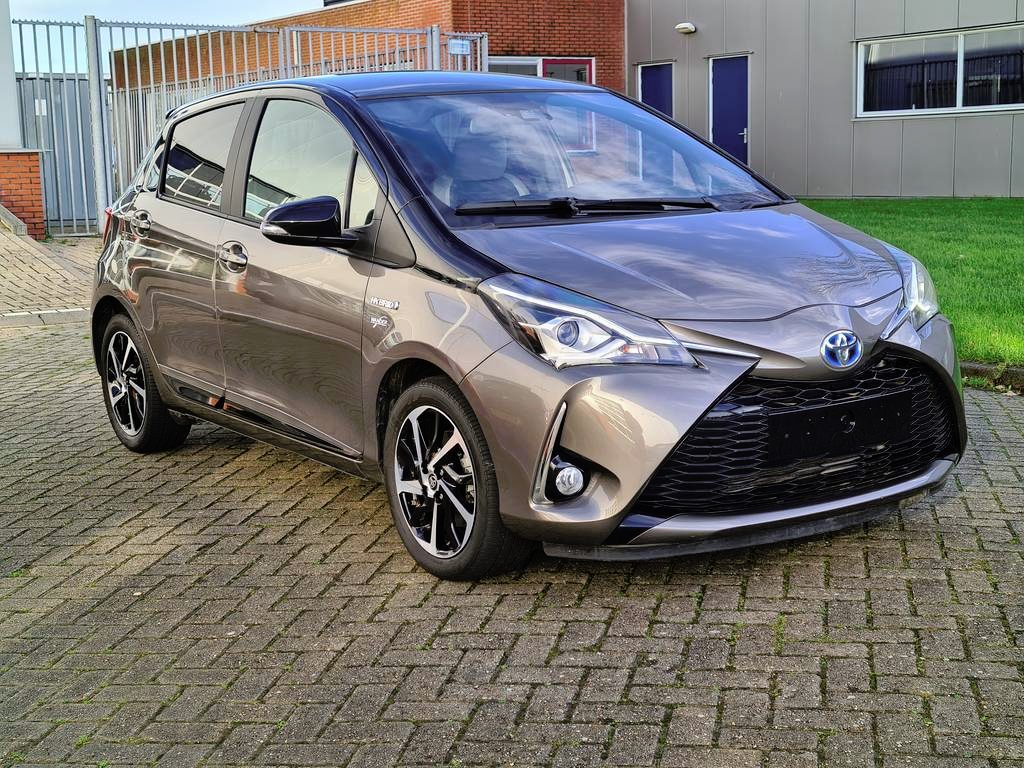 Toyota Yaris 1.5 Hybrid CVT 5drs Dynamic Bi-Tone /Cruise control/Apple Carplay/Android Auto/Camera