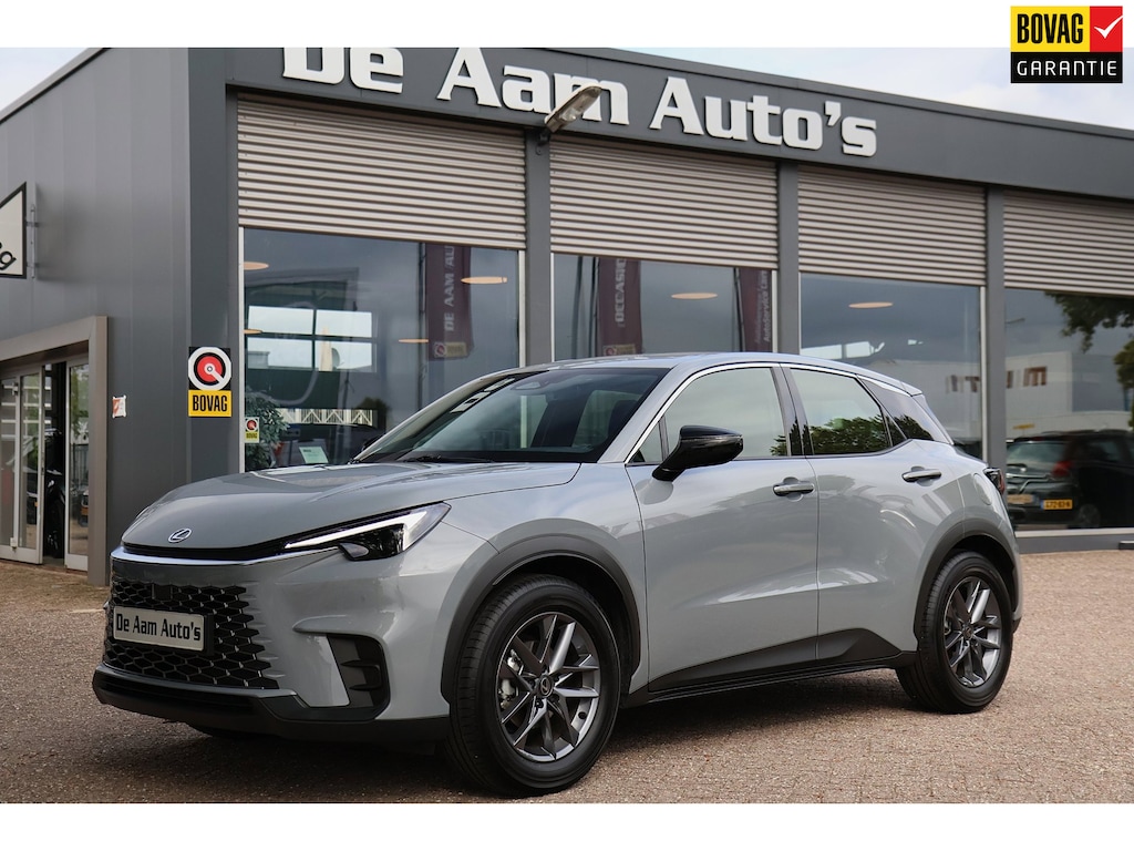 Lexus LBX 1.5 2WD Hybride Automaat Camera Acc