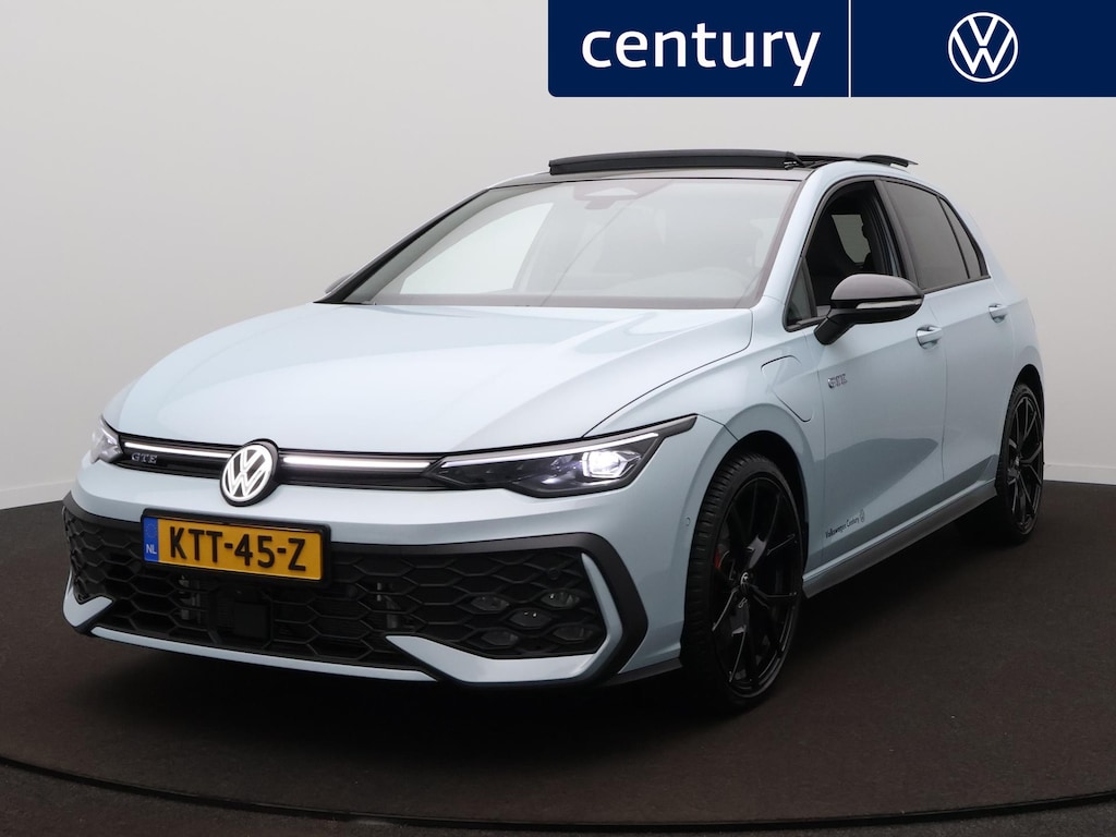 Volkswagen Golf GTE 1.5 eHybrid 200 kW / 272 PK Hatchback 6 versn. | Panodak | Zwenkbare Trekhaak | 360 Camera | IQ-Light | Navi |