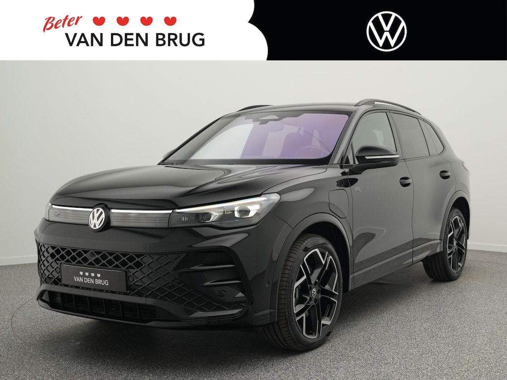 Volkswagen Tiguan 1.5 eHybrid R-Line Edition 204 pk DSG | LED Matrix | Trekhaak | Navigatie | Elektrische achterklep | Keyless | 360 Camera | dodehoek Detectie | Stoel- & Stuurverwarming |