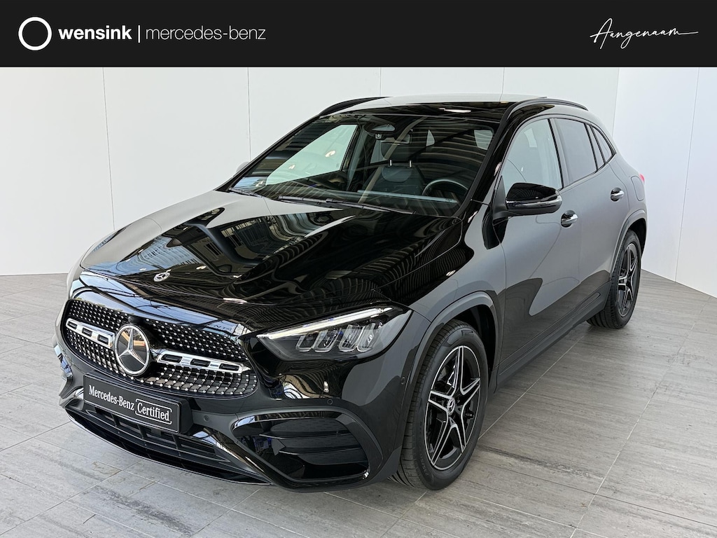 Mercedes-Benz GLA 180 AMG Line | Panoramaschuifdak | Night| Achteruitrijcamera | Dodehoekassistent |