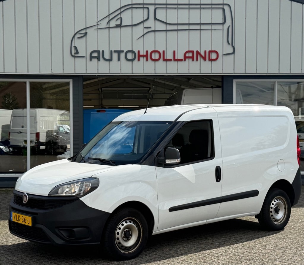 Fiat Doblò 1.6 MJ 77KW 105PK EURO 6 3 ZITS BIJRIJDERSBANK/ AIRCO/ CRUISE CONTROL/ ORIGINEEL AUDIO/ 100% DEALERONDERHOUDEN