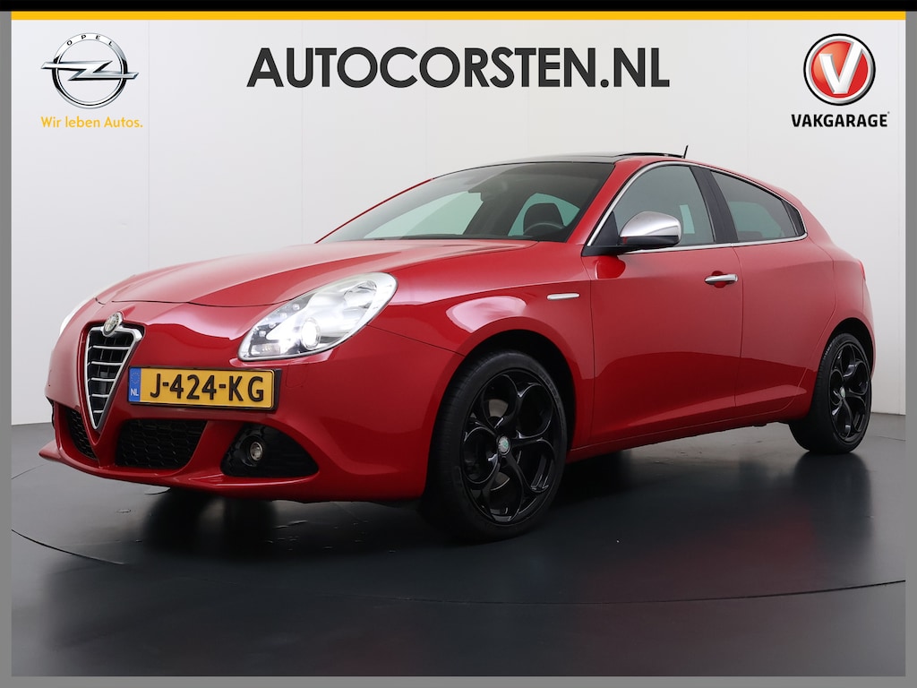 Alfa Romeo Giulietta 1.4T 170PK Automaat Panoramadak Stoelverwarming Trekhaak Ecc Cruise Control Bluetooth Business Executive Sport Pdc Lmv Isofix DAB+ Regen-Lichtsensor