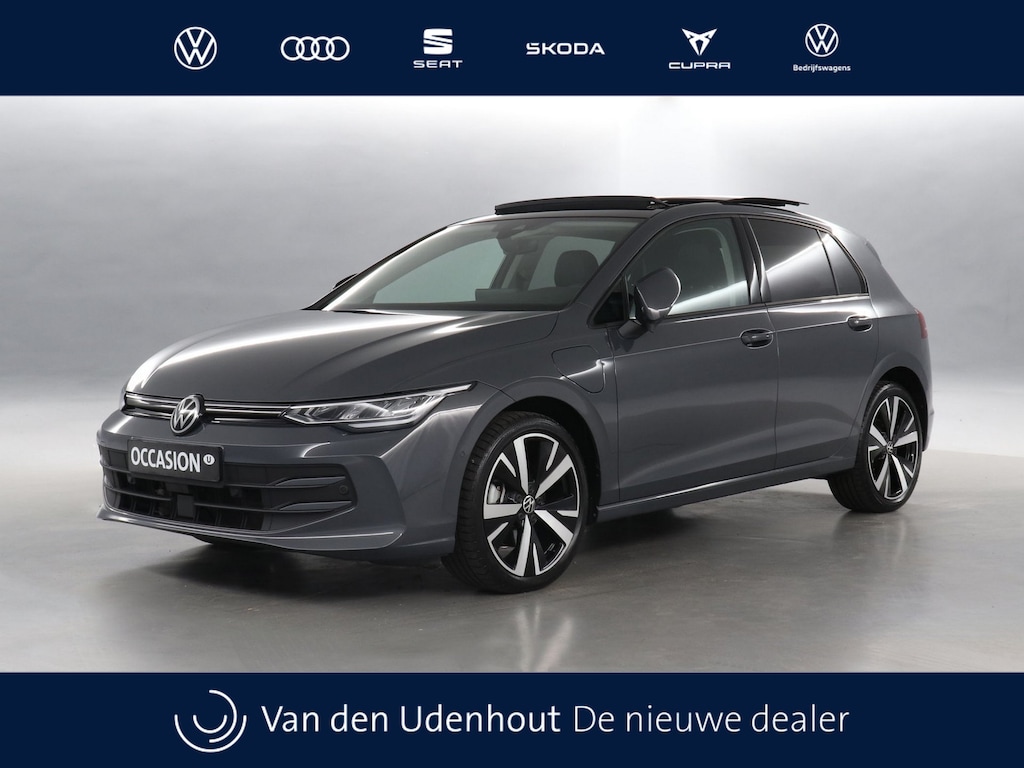 Volkswagen Golf 1.5 eHybrid 204pk Life Edition DSG | Panoramadak | Stoel+Stuurverwarming | Camera Demo Jesse