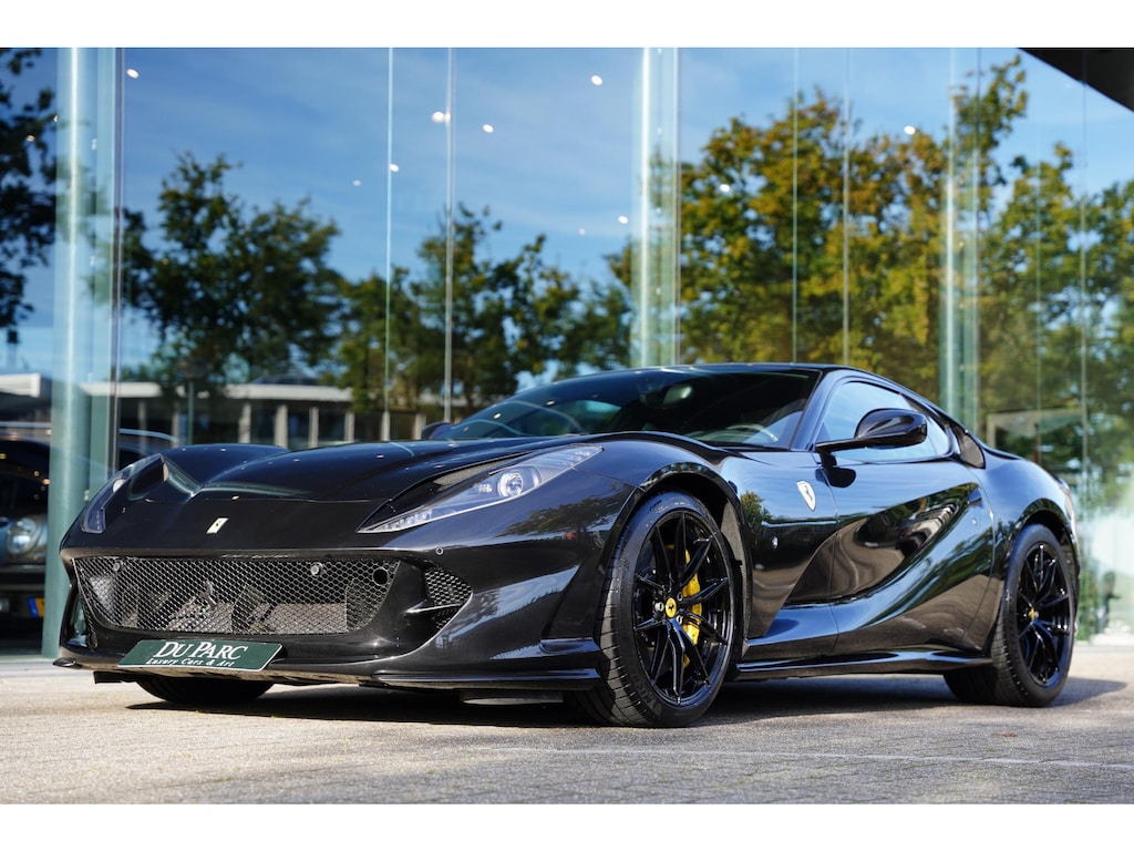 Ferrari 812 Superfast 6.5 V12 HELE / Carbon / Lift / Passenger Display / Leder Nero