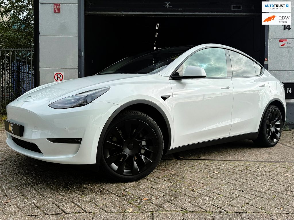 Tesla Model Y Long Range AWD 75 kWh | Elektrisch | 2022 | Panoramadak | Premium Audio | Keyless | Verwarmde Stoelen