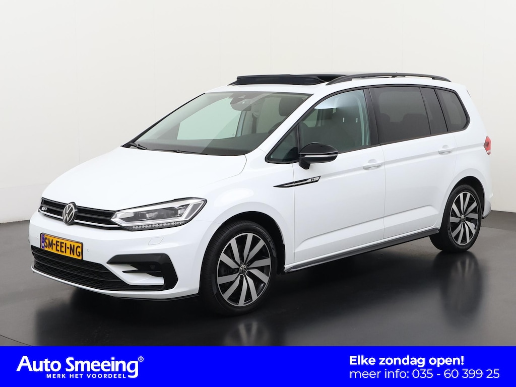 Volkswagen Touran 1.5 TSI R-Line Ext DSG | 7 Persoons | Panoramadak | Stuurverwarming | Zondag Open!