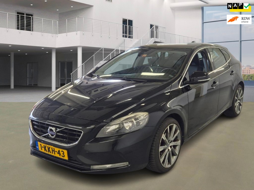 Volvo V40 1.6 T3 Momentum AIRCO CRUISE NAVI PDC TREKHAAK