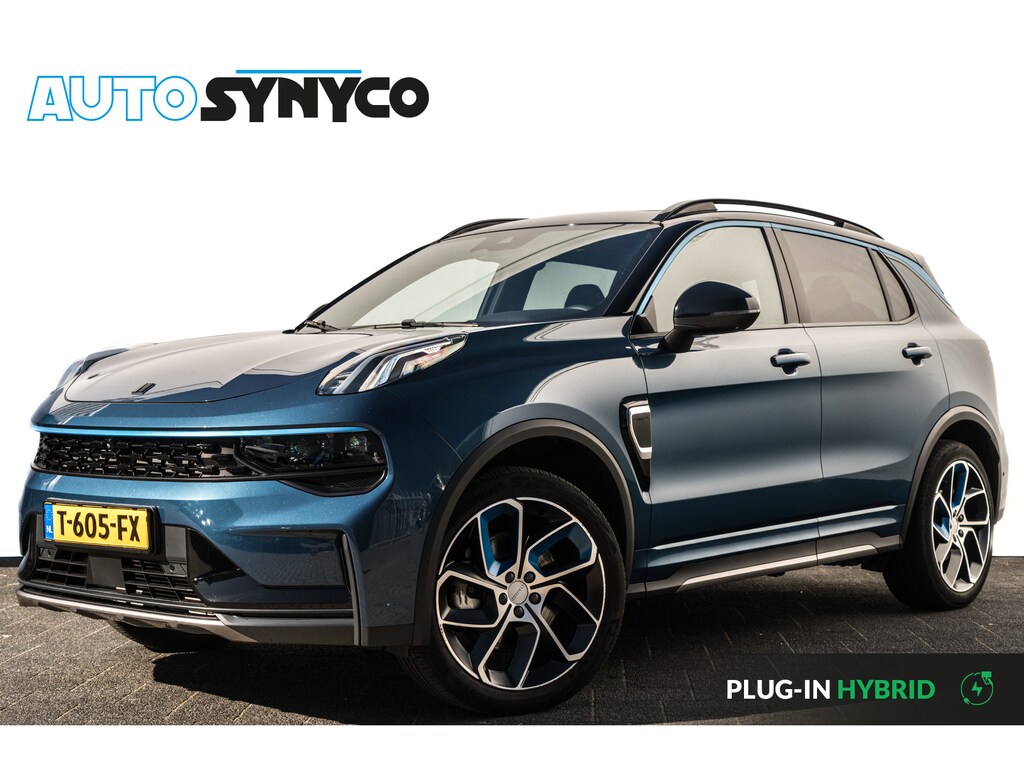Lynk & Co 01 1.5 Plug-in Hybrid 262 Pk I Zwarte hemel I Panoramadak I 75 km Elektrisch I 360 Camera I Full Map Navi I NL Auto I 20 inch. LMV l 1e eigenaar
