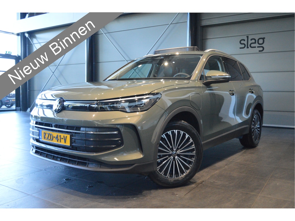 Volkswagen Tiguan 1.5 eHybrid Life carplay cruise pano camera led 18 inch !!