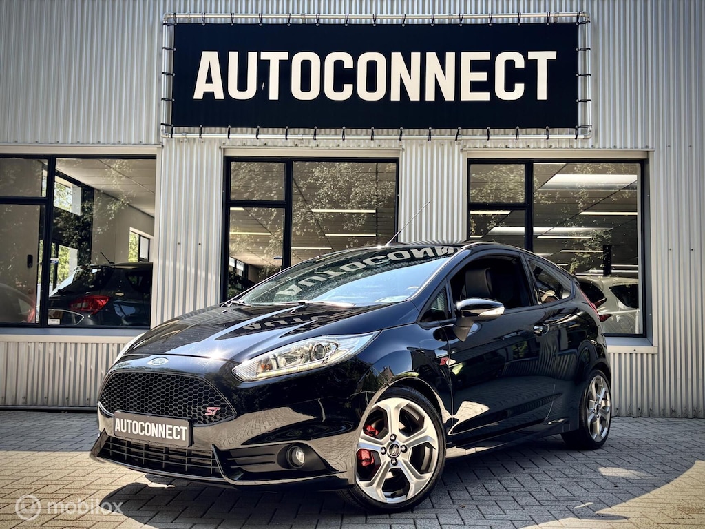 Ford Fiesta 1.6 ST. CAMERA, NAVI, HALF LEDER