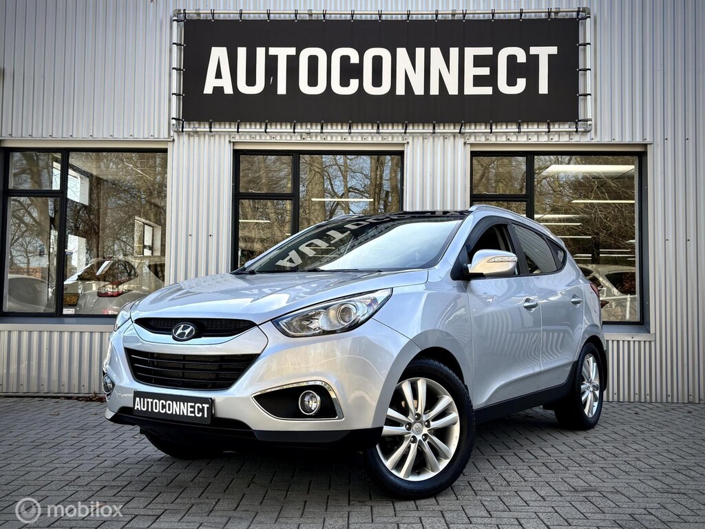 Hyundai ix35 2.0i 4WD. NAVI, PANO, LEDER, CAMERA.