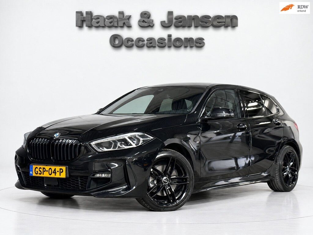 BMW 1-Serie 118i Executive - M sport - Trekhaak - Keyless - Leder