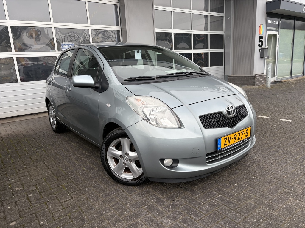 Toyota Yaris 1.3 VVTi Luna MMT/ KEYLESS/ CLIMATE