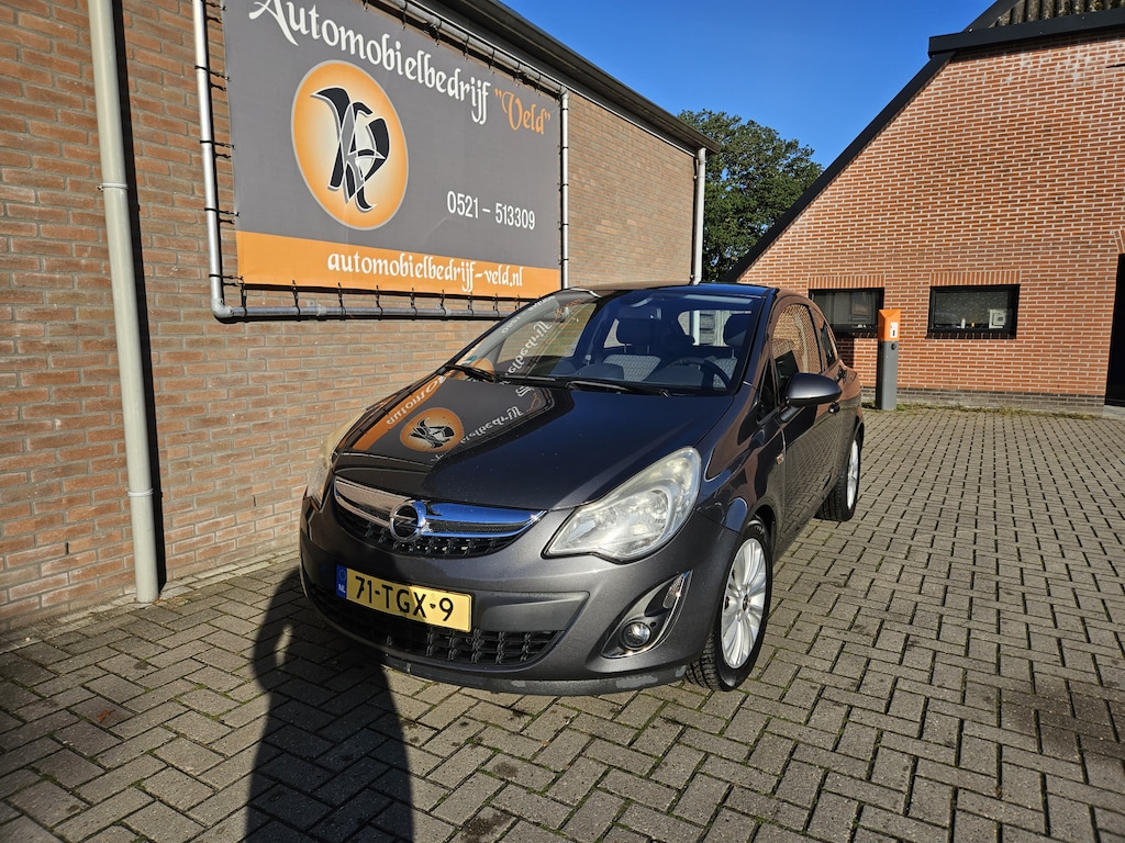 Opel Corsa 1.4-16V Cosmo