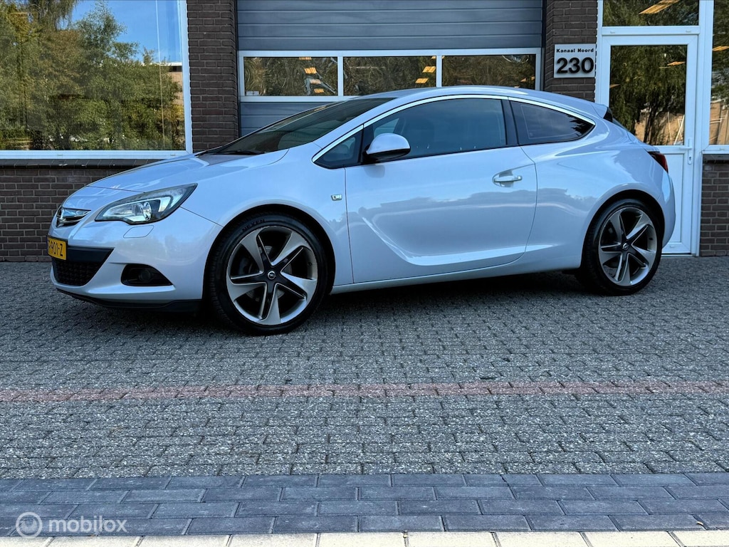 Opel Astra GTC 1.6 Turbo Sport LEDER/ECC-AIRCO/NAVI/CRUISE
